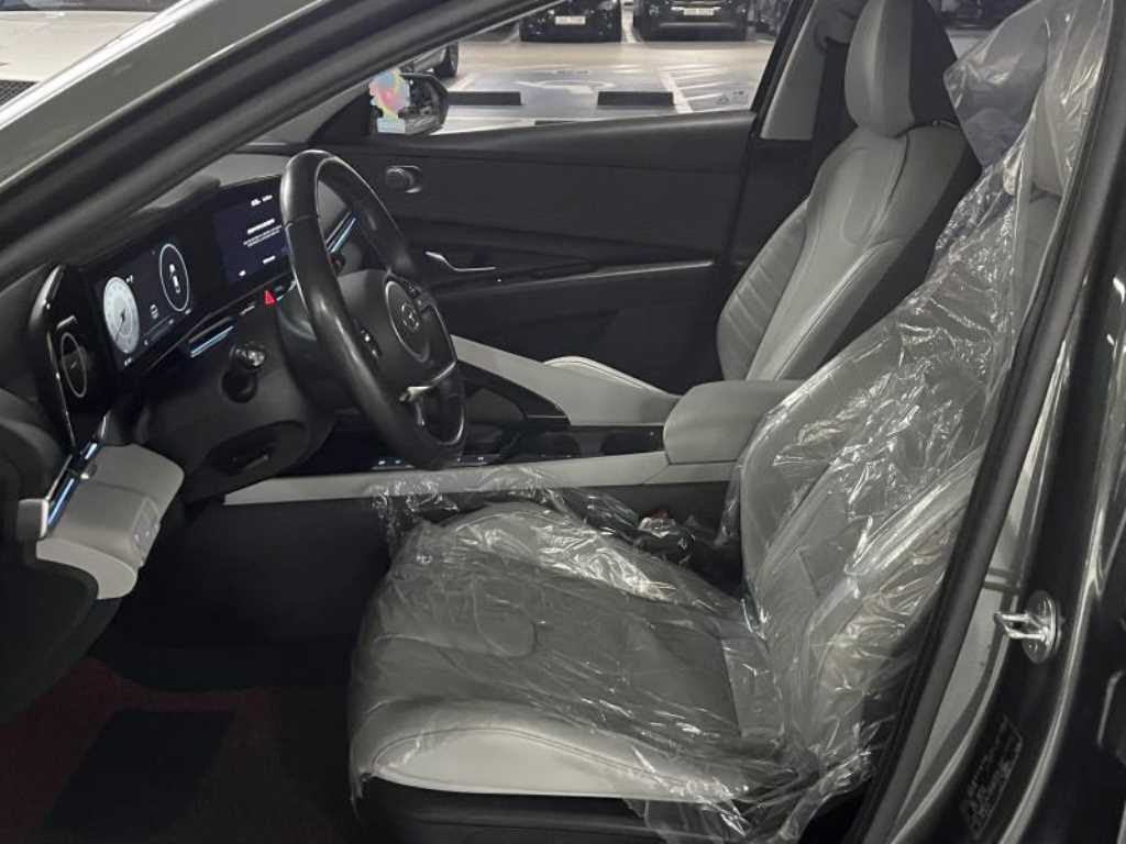 HYUNDAI Avante - Vista 11