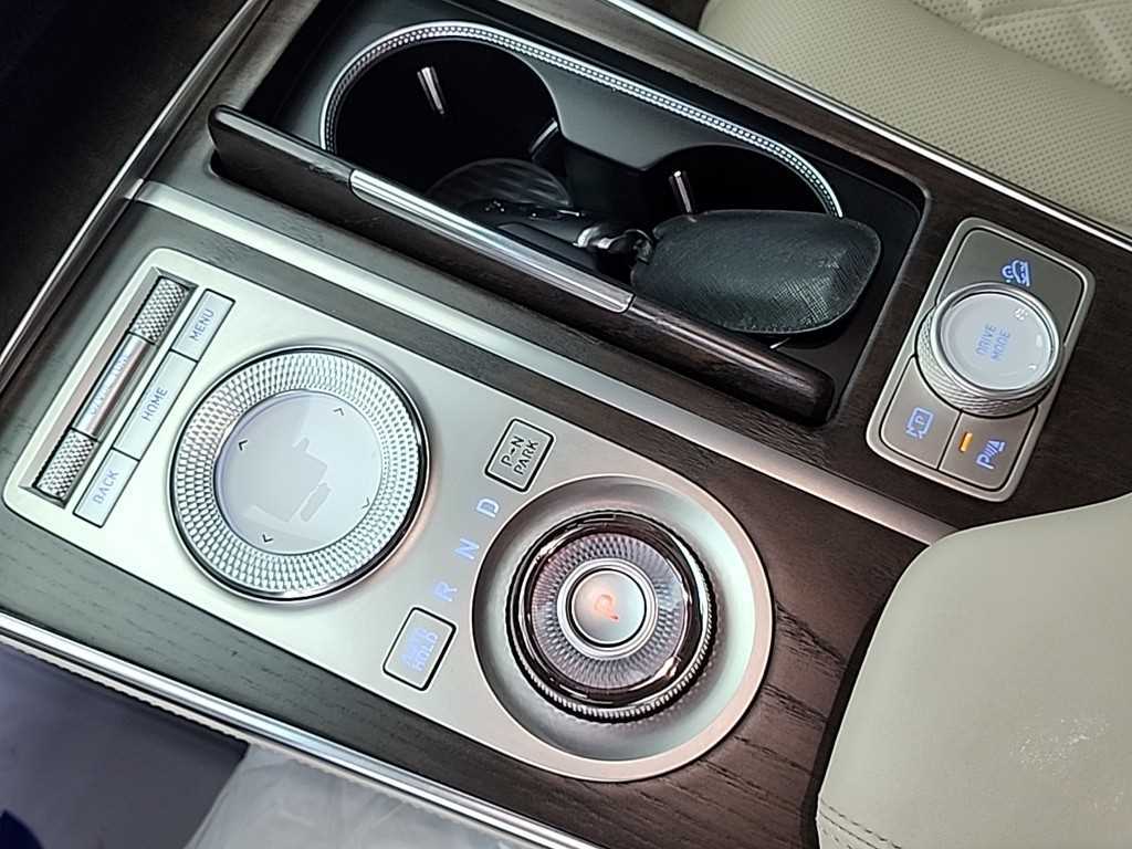 Genesis GV80 - Vista 8