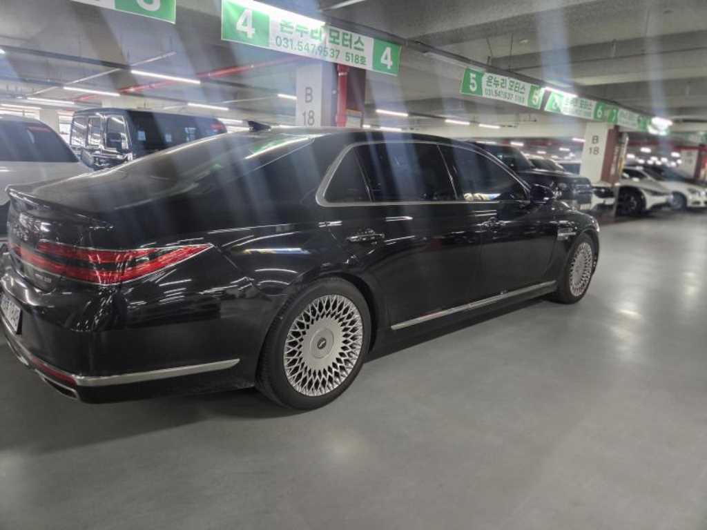 Genesis G90 - Vista 3