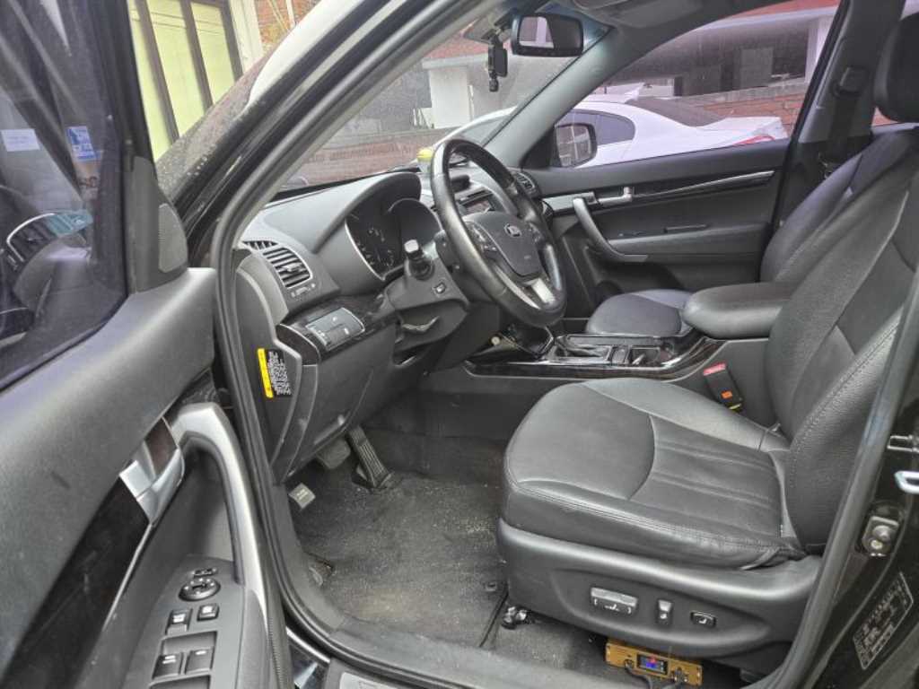 KIA Sorento - Vista 9