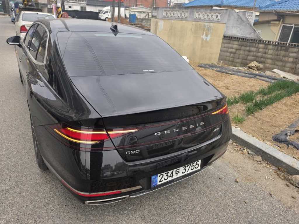 Genesis G90 - Vista 4