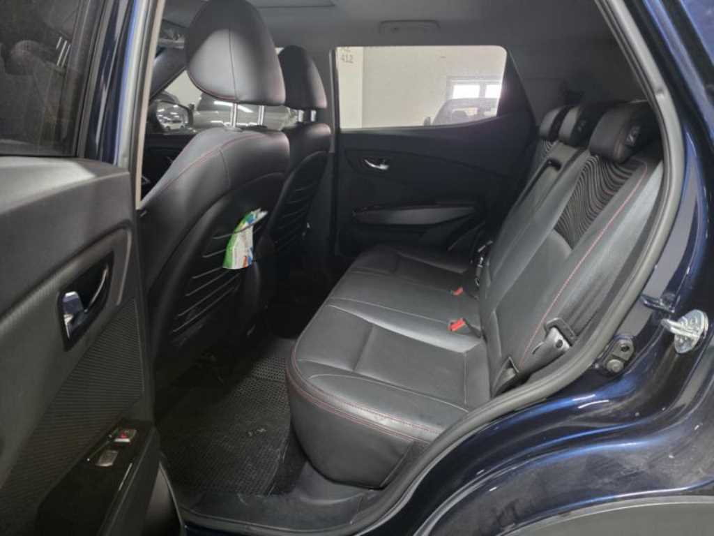 Ssangyong Tivoli - Vista 8