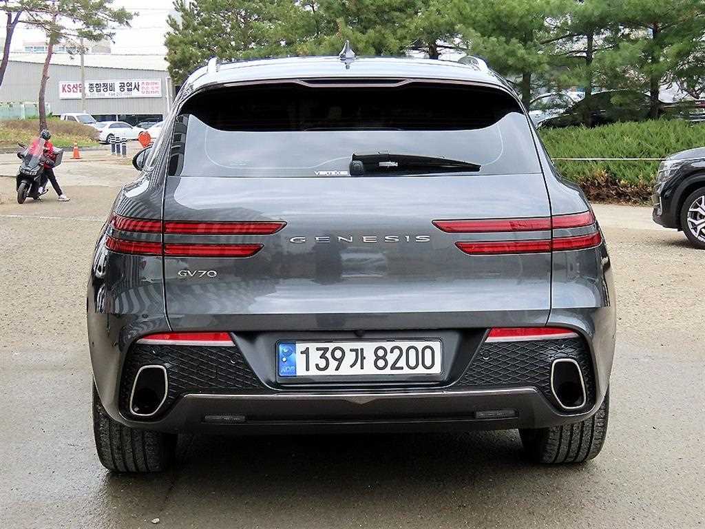 Genesis GV70 - Vista 4