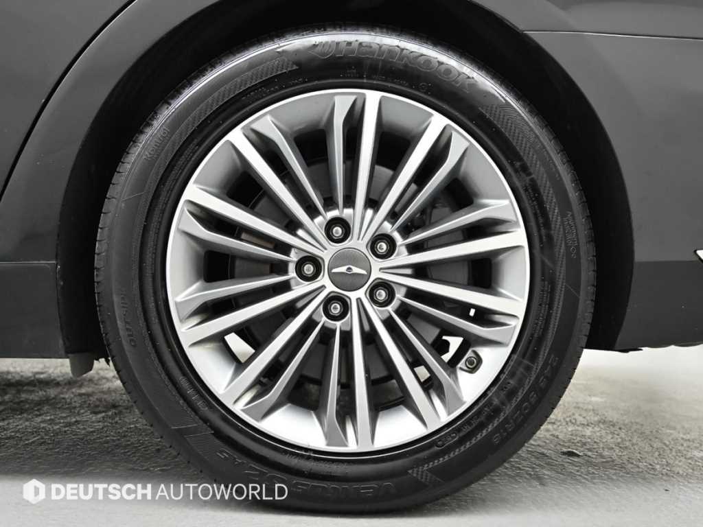 Genesis EQ900 - Vista 5