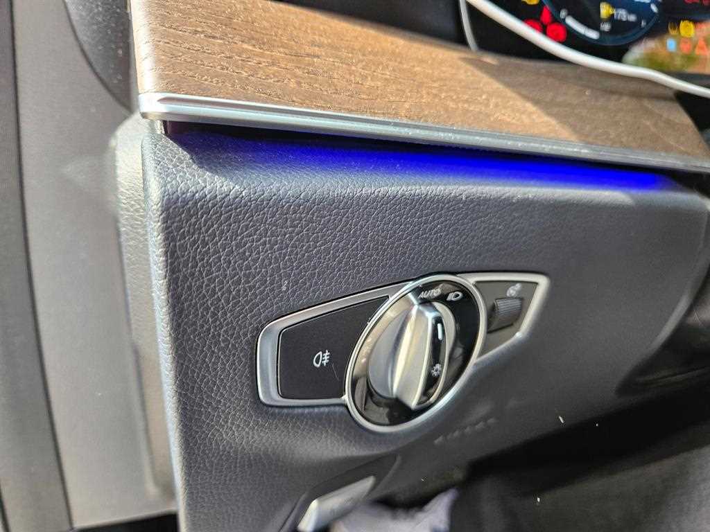 Mercedes Benz E class - Vista 10