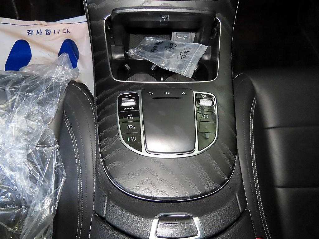 Mercedes Benz E class - Vista 12