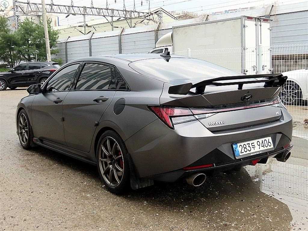 HYUNDAI Avante - Vista 3