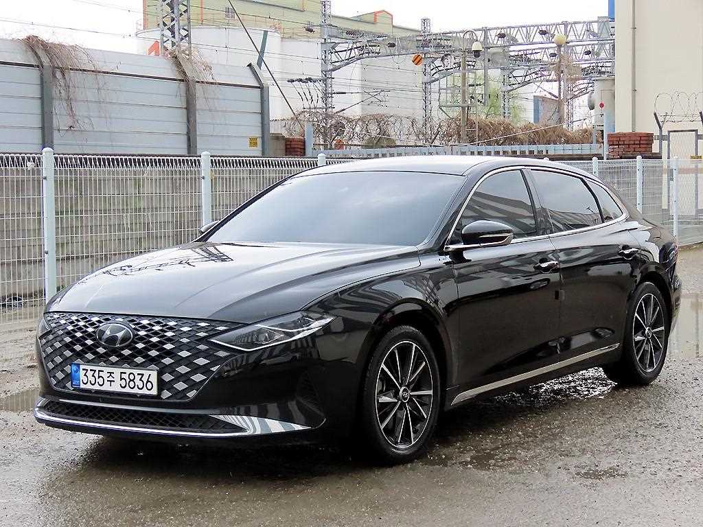 HYUNDAI Grandeur - Vista 2