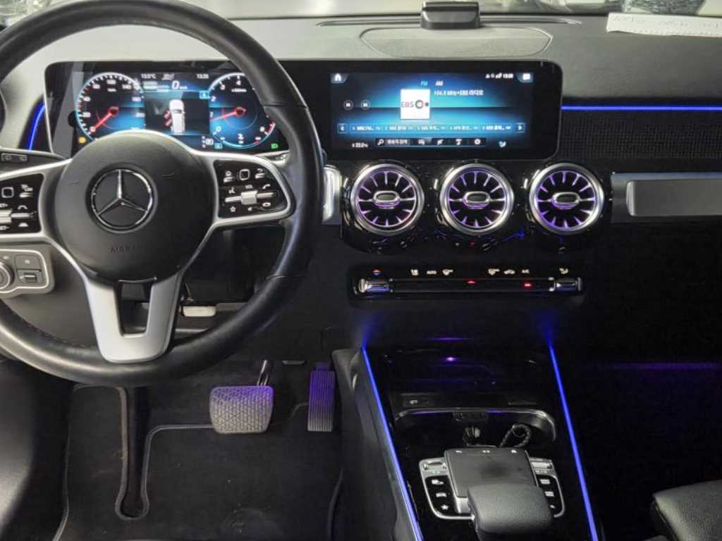 Mercedes Benz GLB Class - Vista 7