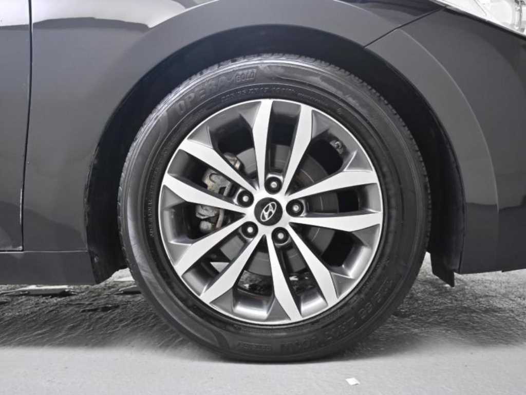 HYUNDAI Grandeur - Vista 6