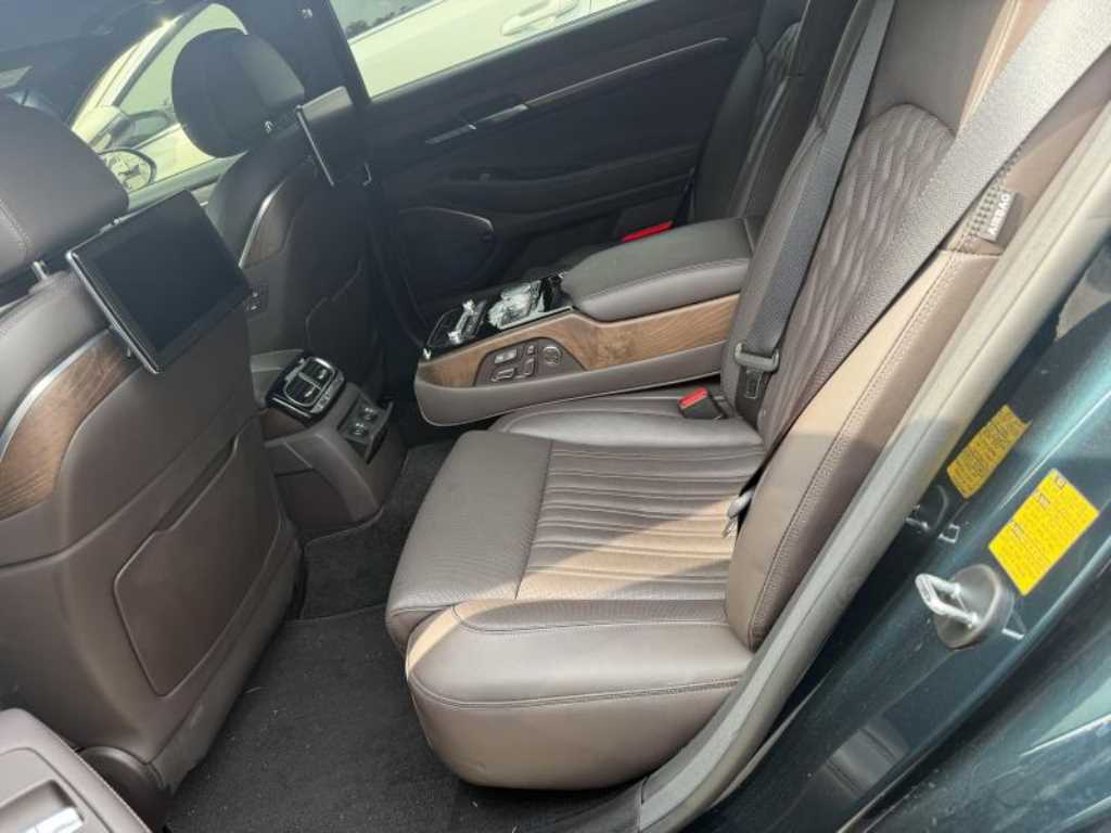 Genesis G90 - Vista 3