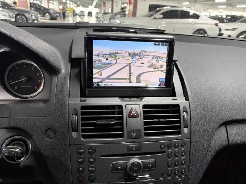 Mercedes Benz C Class - Vista 6