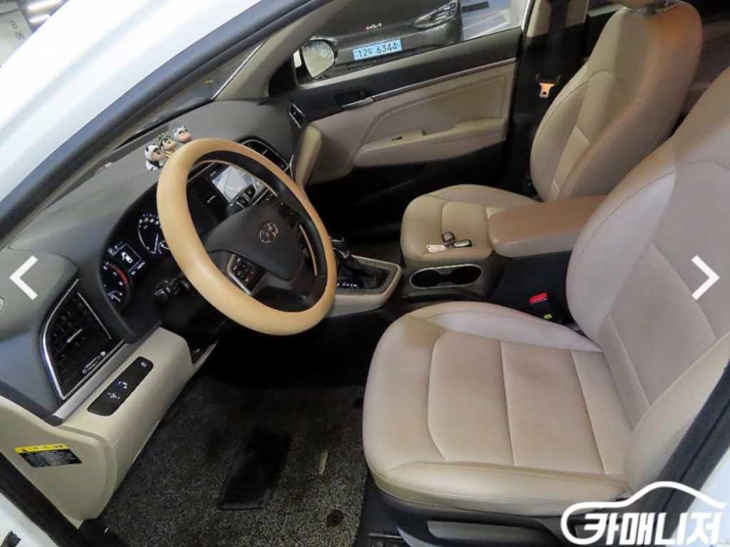 HYUNDAI Avante - Vista 6