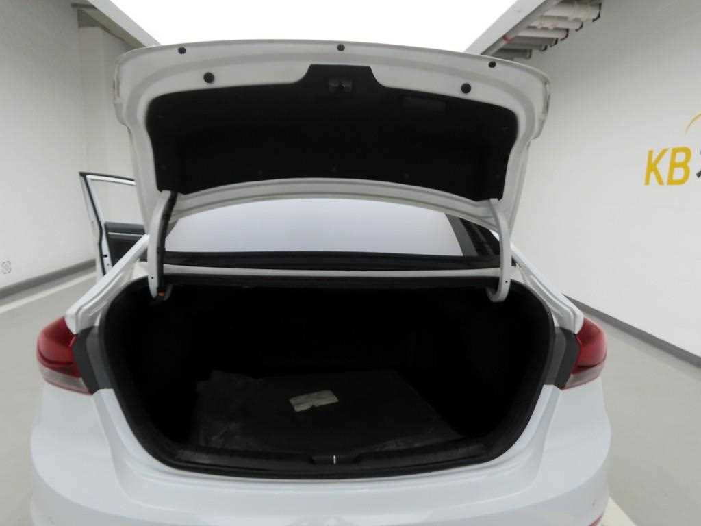 HYUNDAI Avante 2018 - Importación desde Corea - HF Imports Iquique - Foto 17