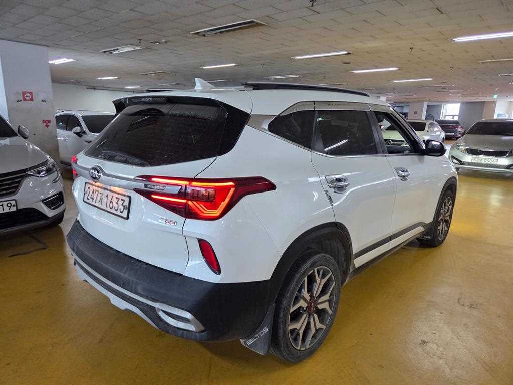 KIA Seltos - Vista 4