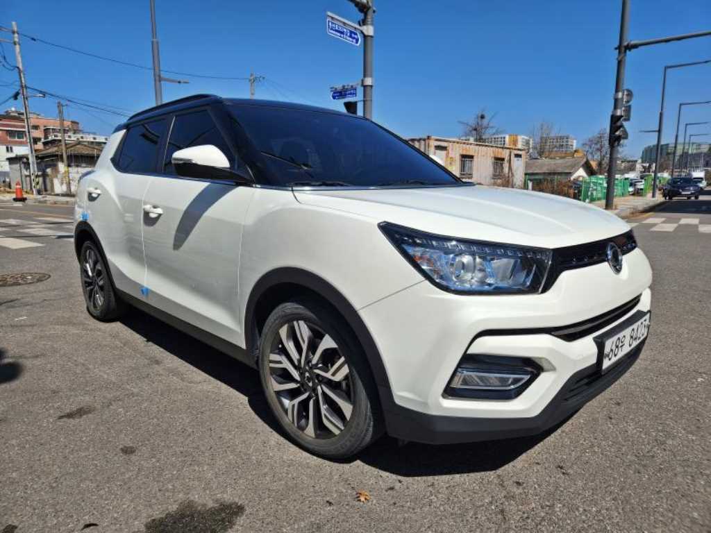 Ssangyong Tivoli - Vista 2