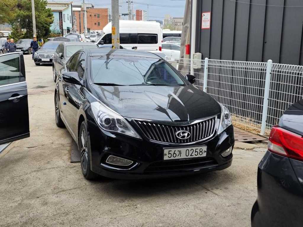 HYUNDAI Grandeur - Vista 2