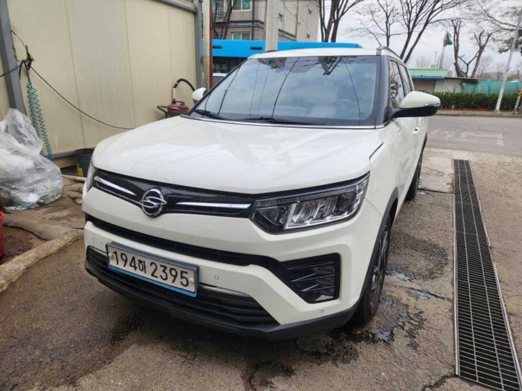 Ssangyong Tivoli 2022 Blanco - Importación desde Corea - HF Imports Iquique - Foto 1