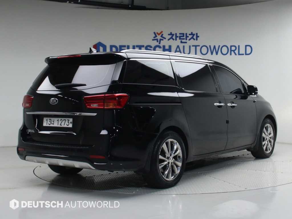 KIA Carnival - Vista 2