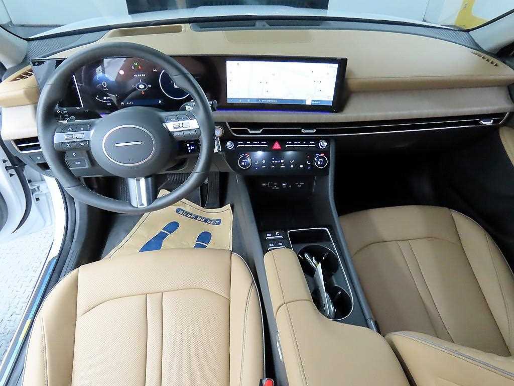 HYUNDAI Sonata - Vista 7