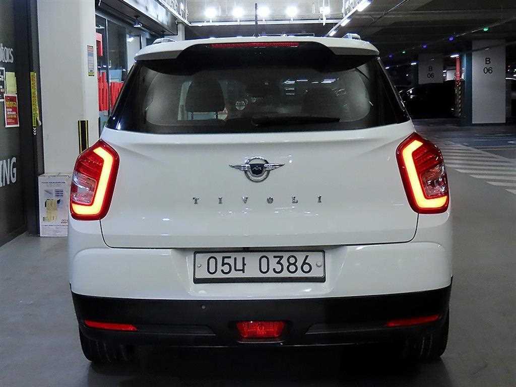 Ssangyong Tivoli - Vista 5