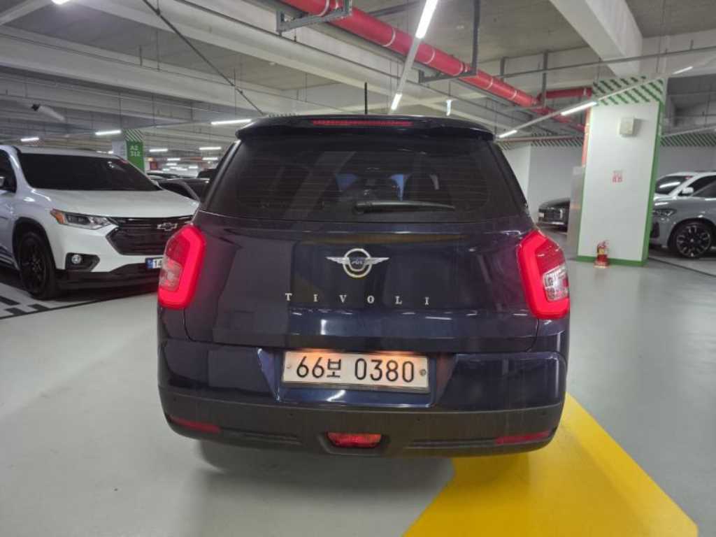 Ssangyong Tivoli - Vista 3