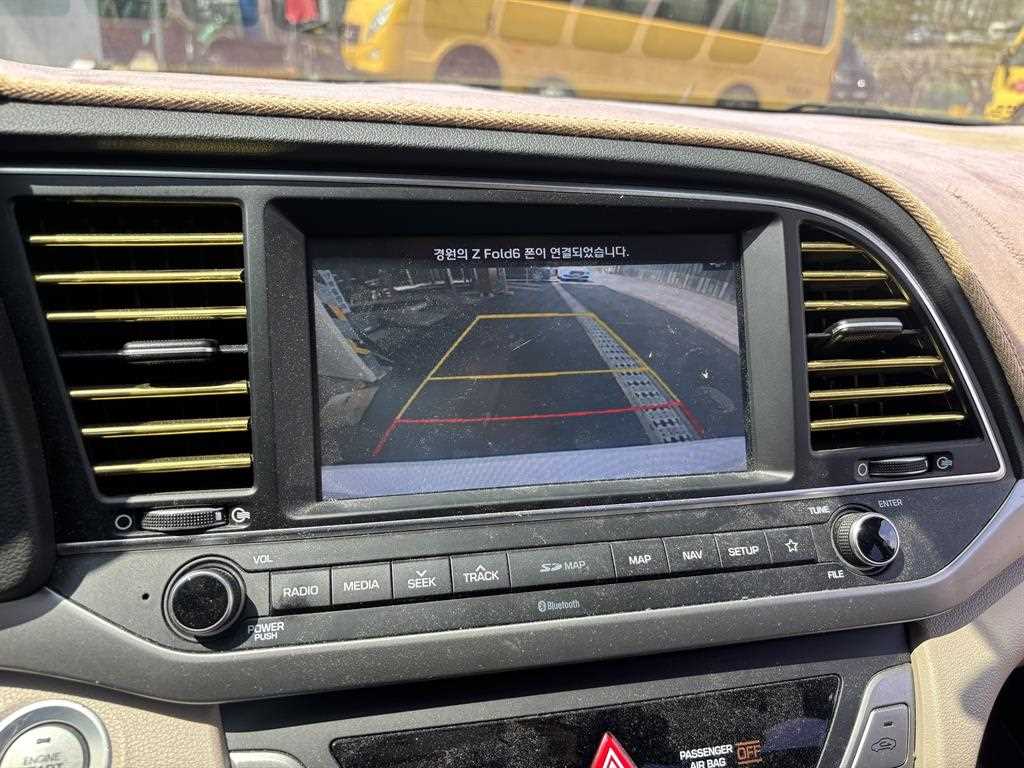 HYUNDAI Avante - Vista 4