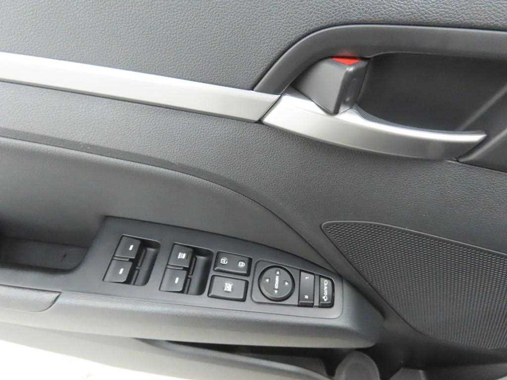 HYUNDAI Avante - Vista 9