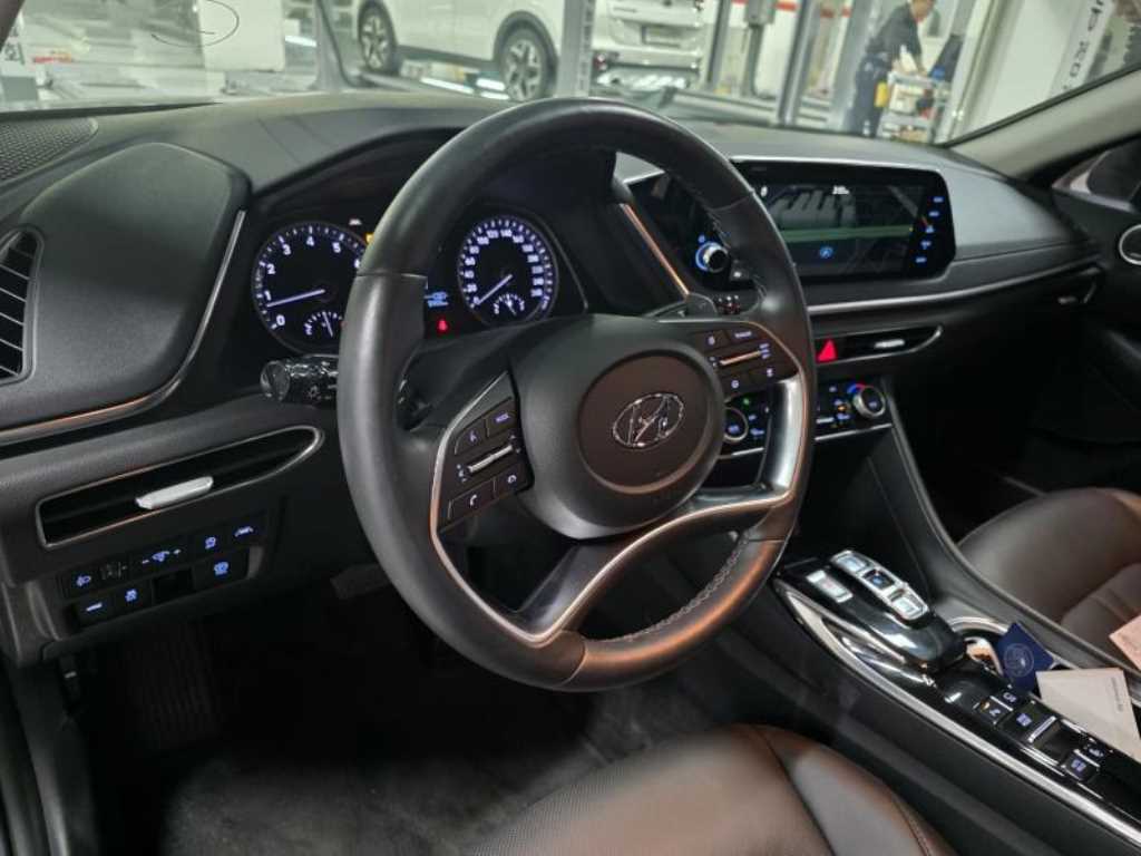 HYUNDAI Sonata - Vista 6