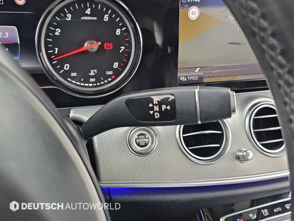 Mercedes Benz E class - Vista 9