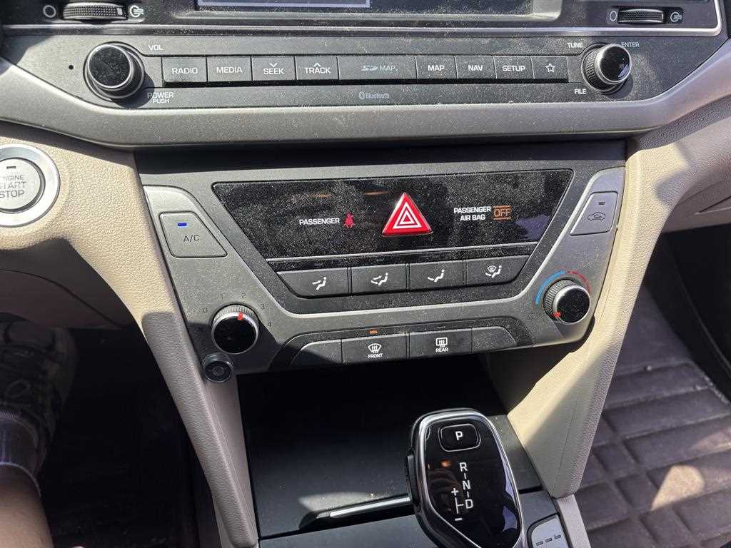 HYUNDAI Avante - Vista 6