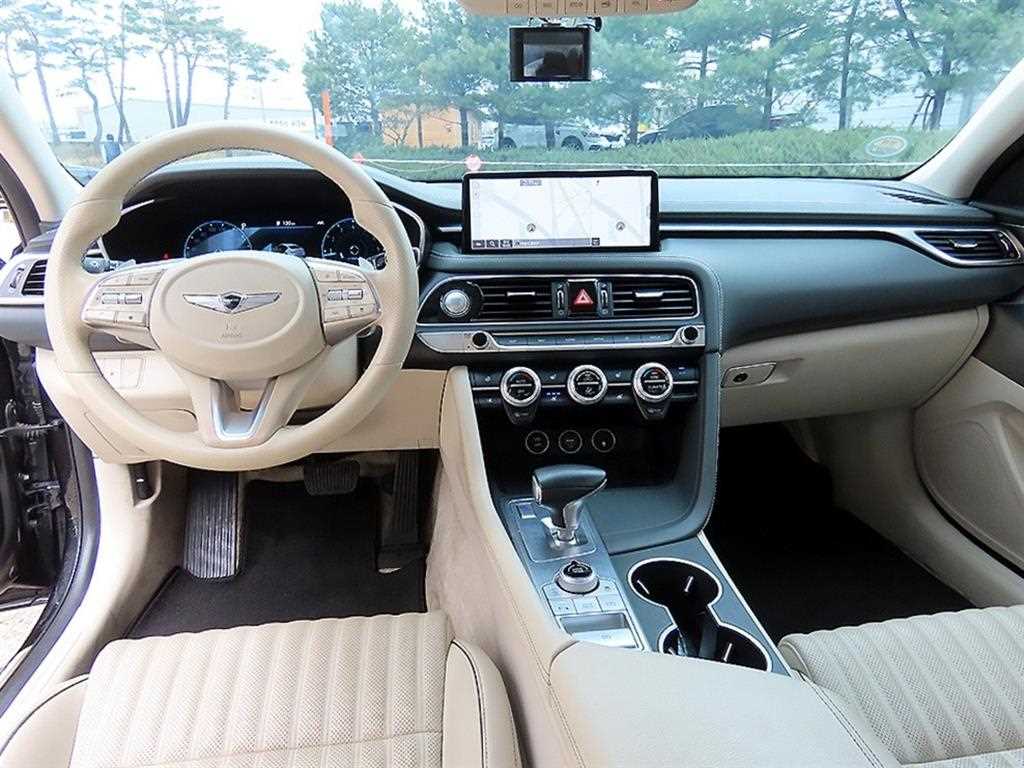 Genesis G70 - Vista 7