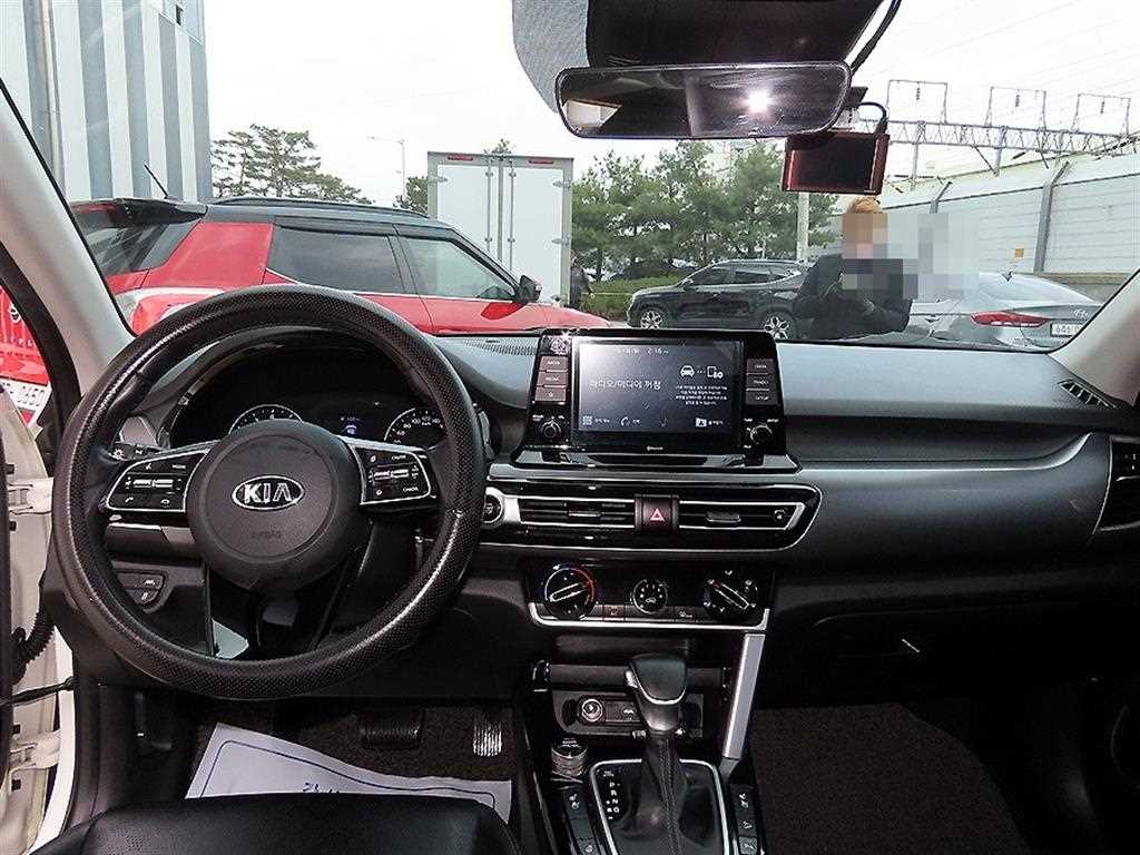 KIA Seltos - Vista 7