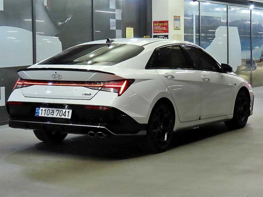 HYUNDAI Avante - Vista 4