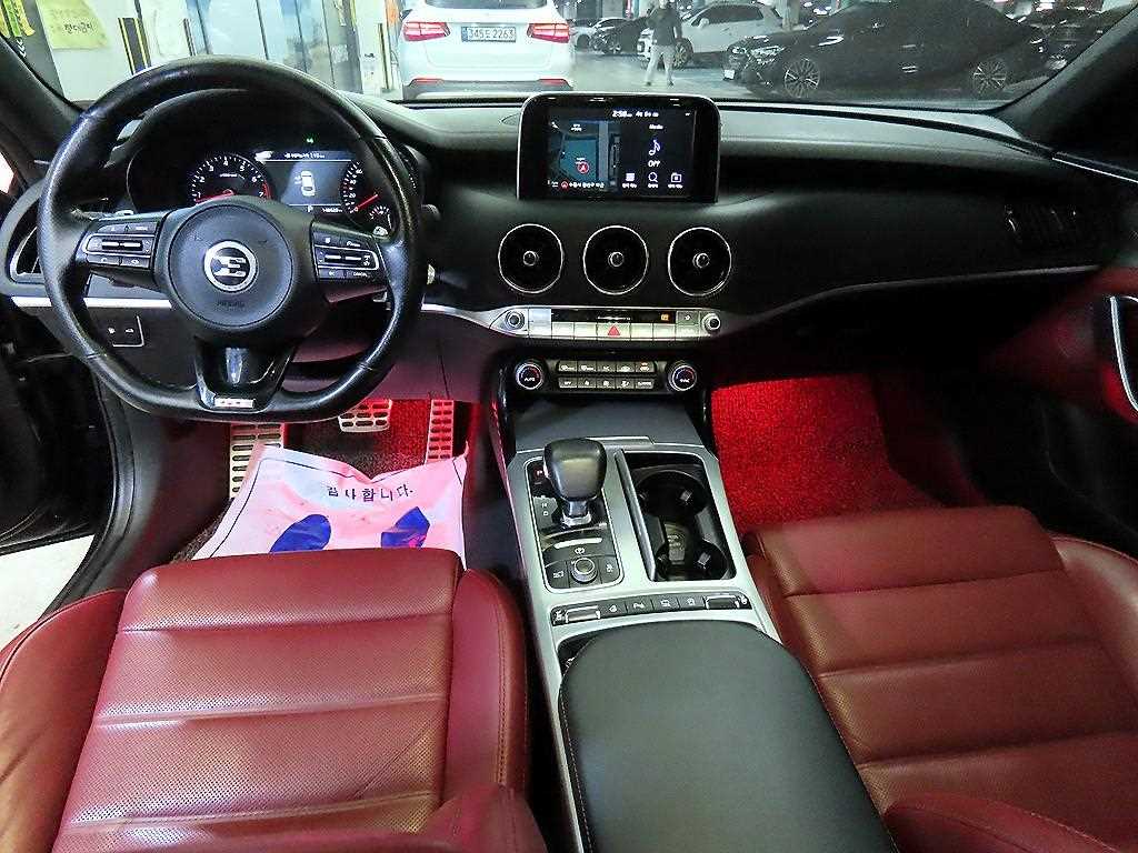 KIA Stinger - Vista 10