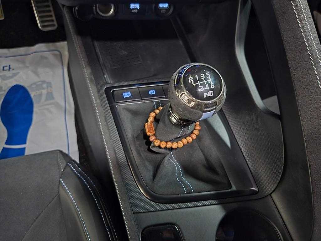 HYUNDAI Avante - Vista 12