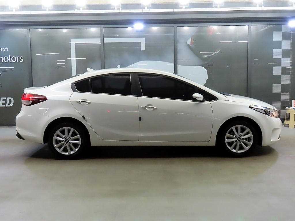 KIA K3 - Vista 3