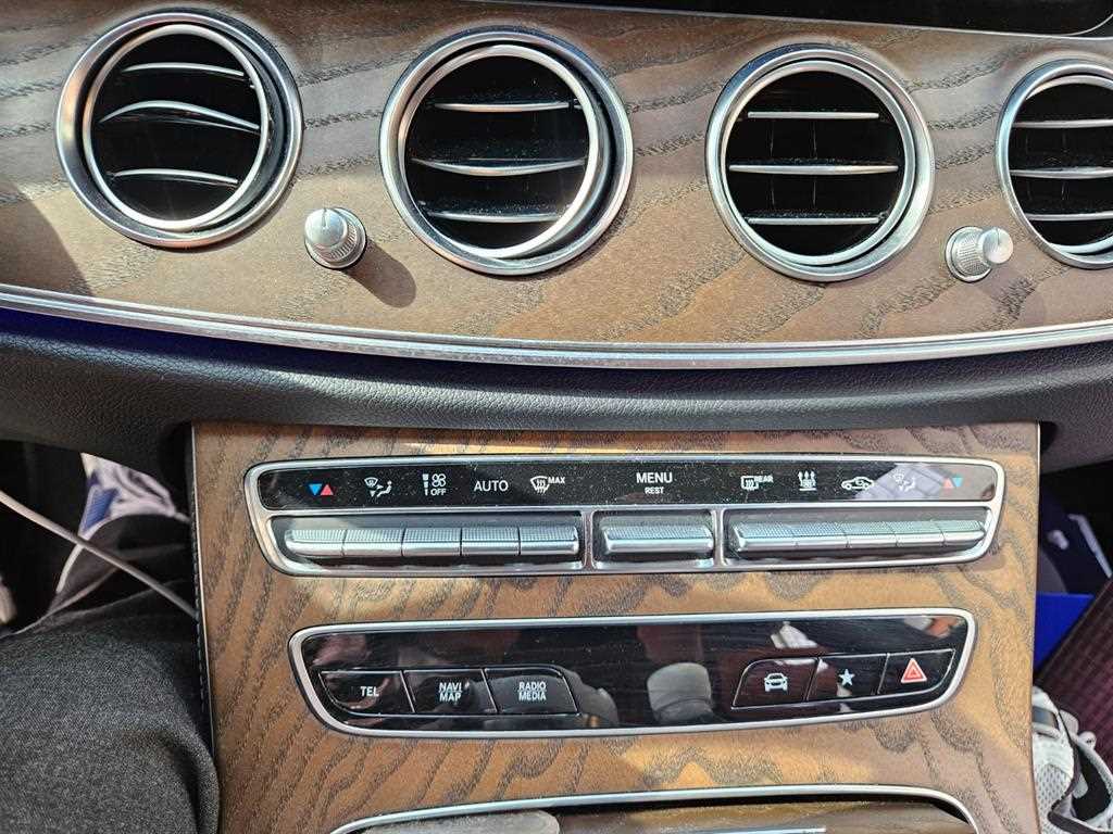 Mercedes Benz E class 2021 Gris - Importación desde Corea - HF Imports Iquique - Foto 15