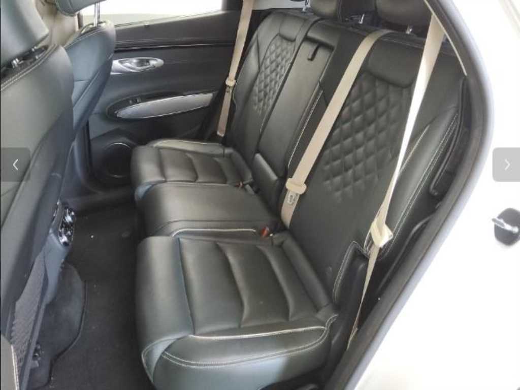 Genesis GV70 - Vista 6