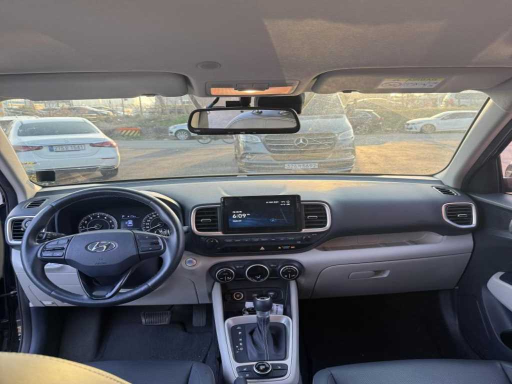 HYUNDAI Venue - Vista 7