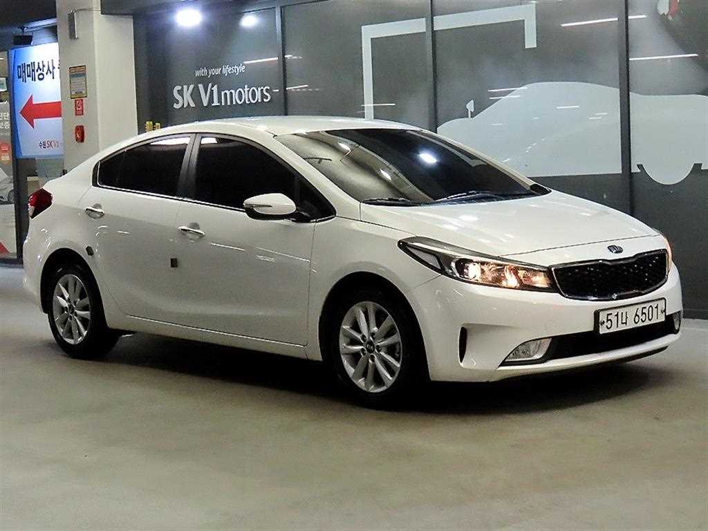 KIA K3 2017 Blanco - Importación desde Corea - HF Imports Iquique - Foto 1