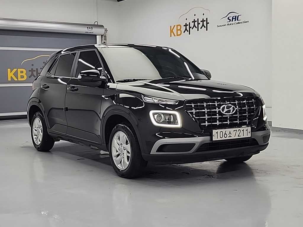 HYUNDAI Venue - Vista 5