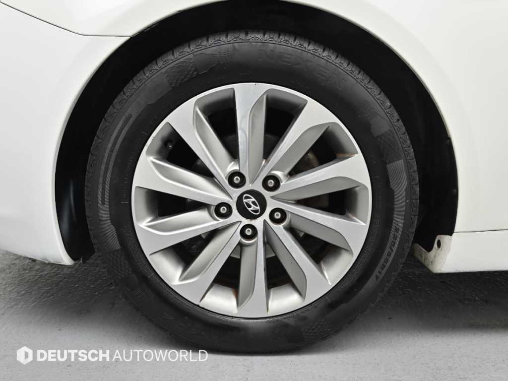 HYUNDAI Sonata - Vista 5