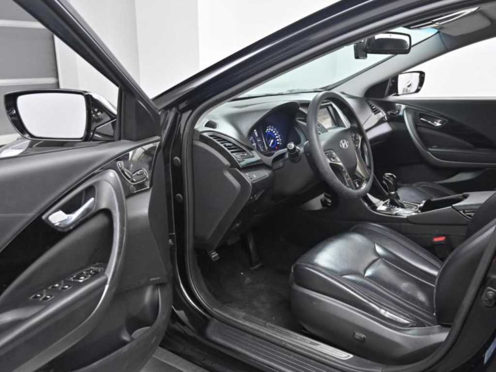 HYUNDAI Grandeur - Vista 11