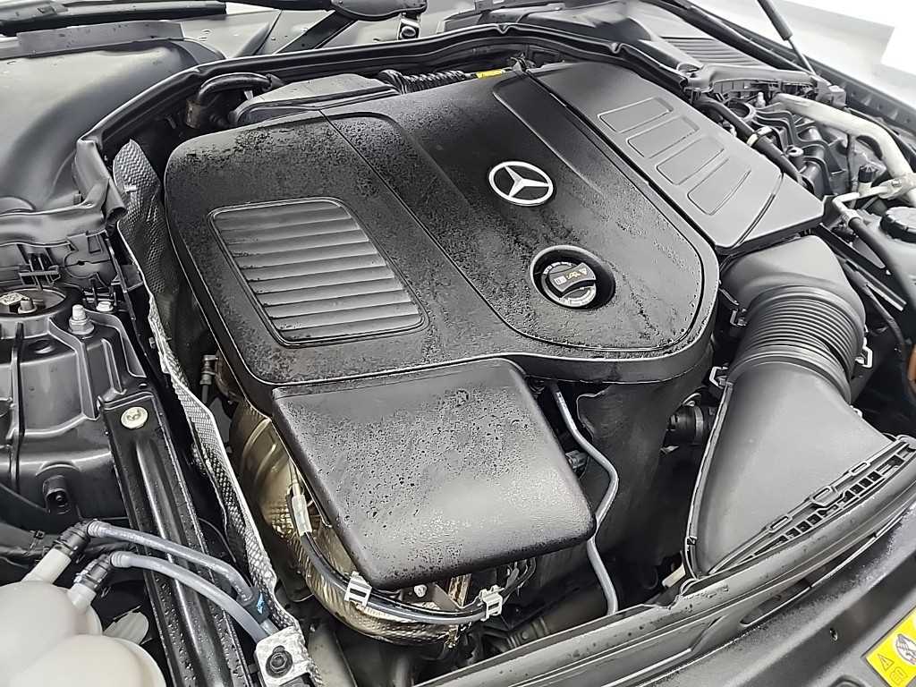 Mercedes Benz C Class - Vista 5