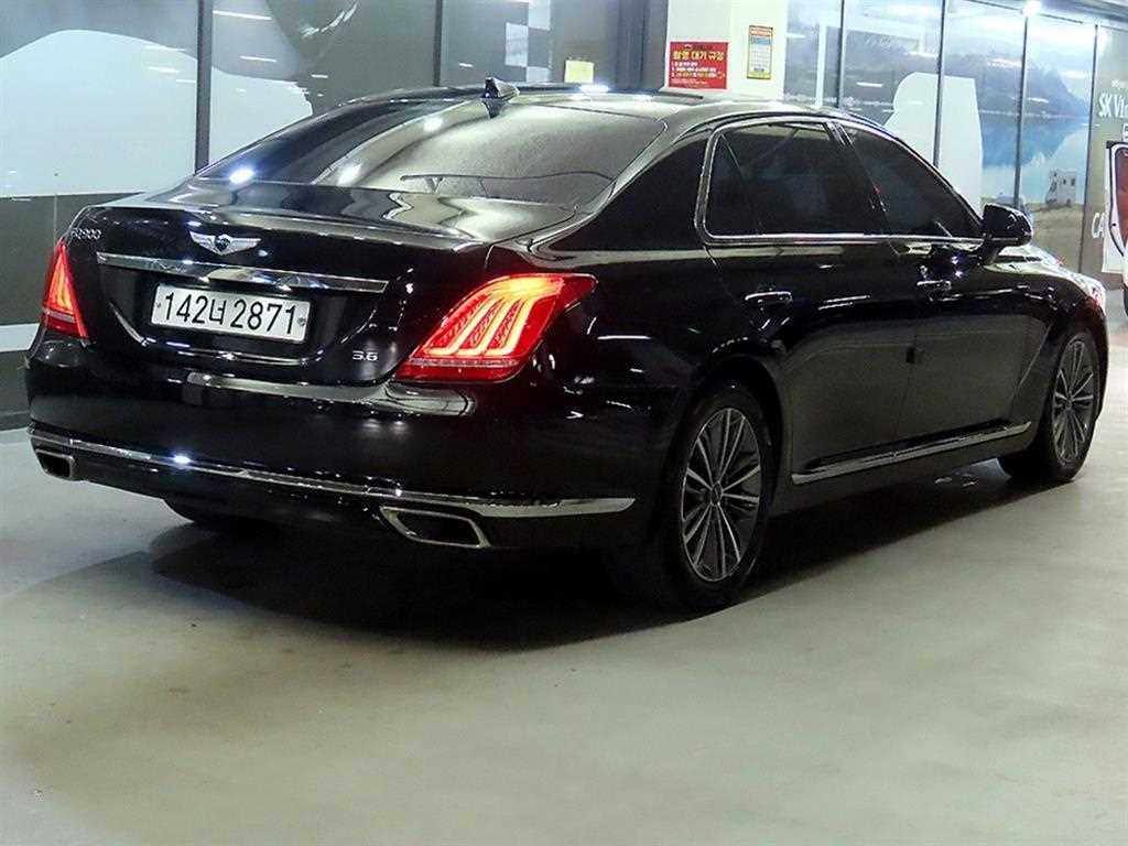 Genesis EQ900 - Vista 4