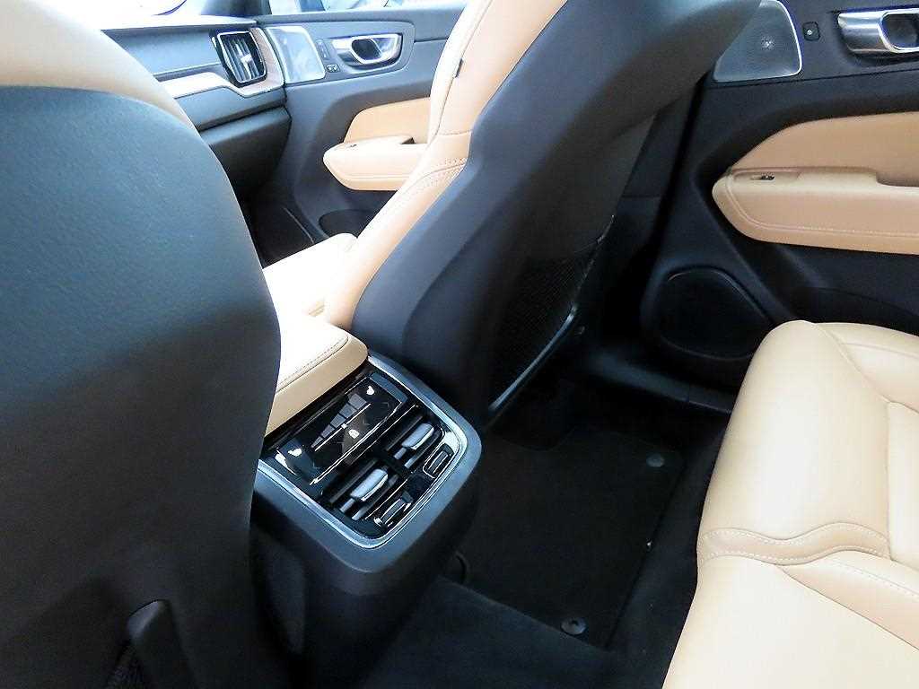 Volvo XC60 2022 Azul - Importación desde Corea - HF Imports Iquique - Foto 15