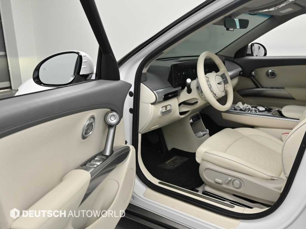 Genesis GV60 - Vista 11