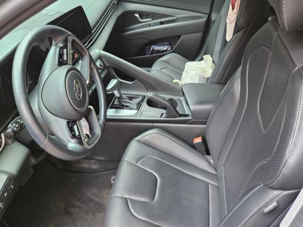 HYUNDAI Avante - Vista 8