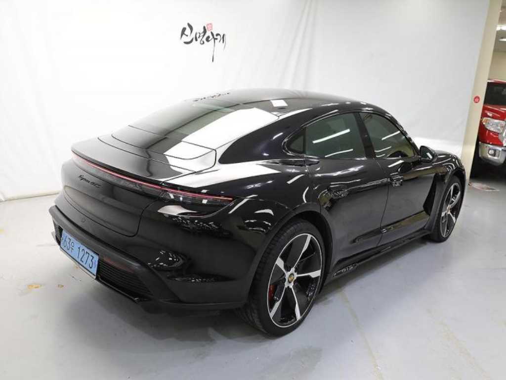 Porsche Taycan - Vista 4